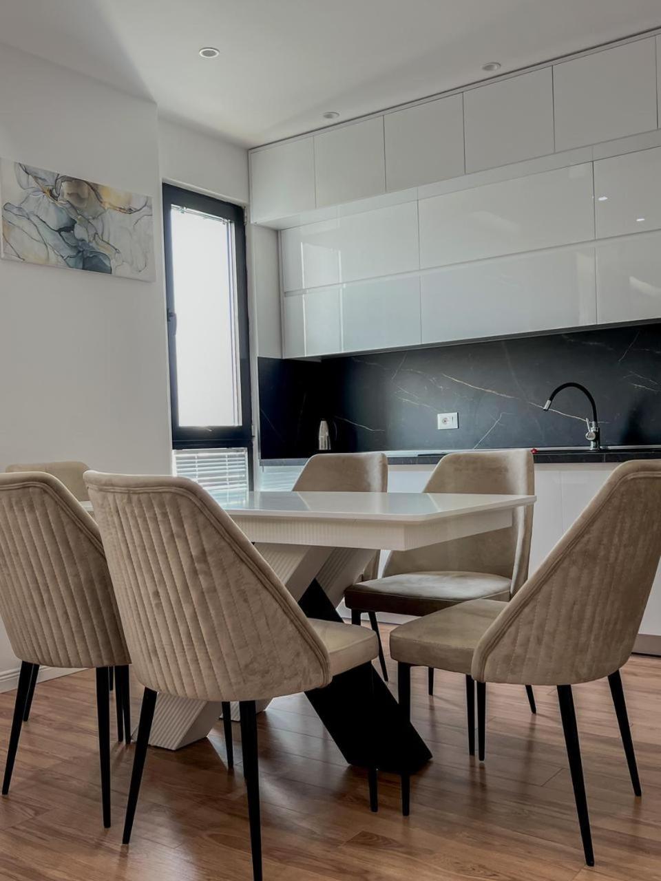 Lux Apartment At Arlis تيرانا المظهر الخارجي الصورة