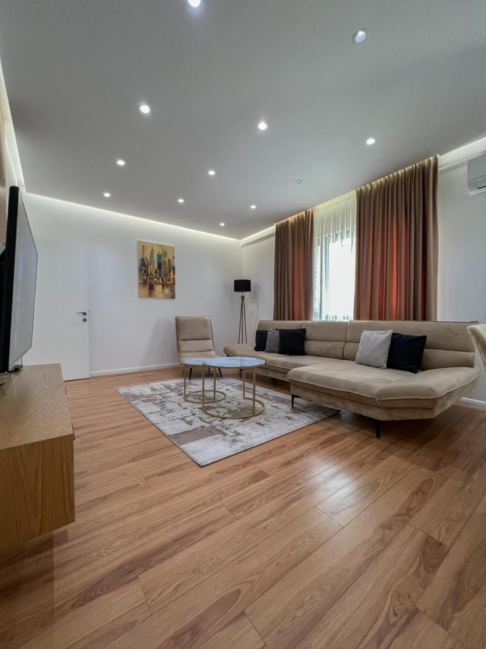 Lux Apartment At Arlis تيرانا المظهر الخارجي الصورة