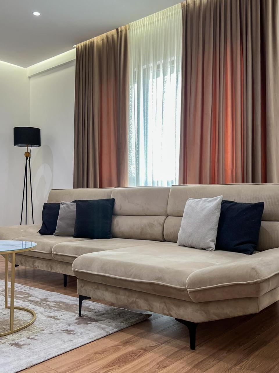 Lux Apartment At Arlis تيرانا المظهر الخارجي الصورة
