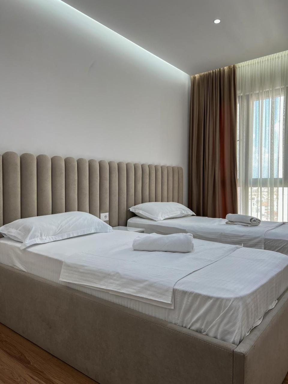 Lux Apartment At Arlis تيرانا المظهر الخارجي الصورة