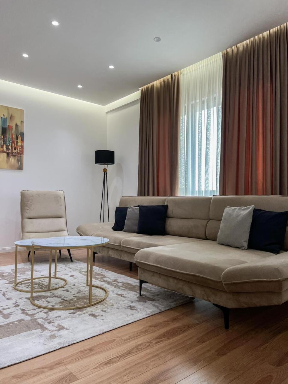 Lux Apartment At Arlis تيرانا المظهر الخارجي الصورة