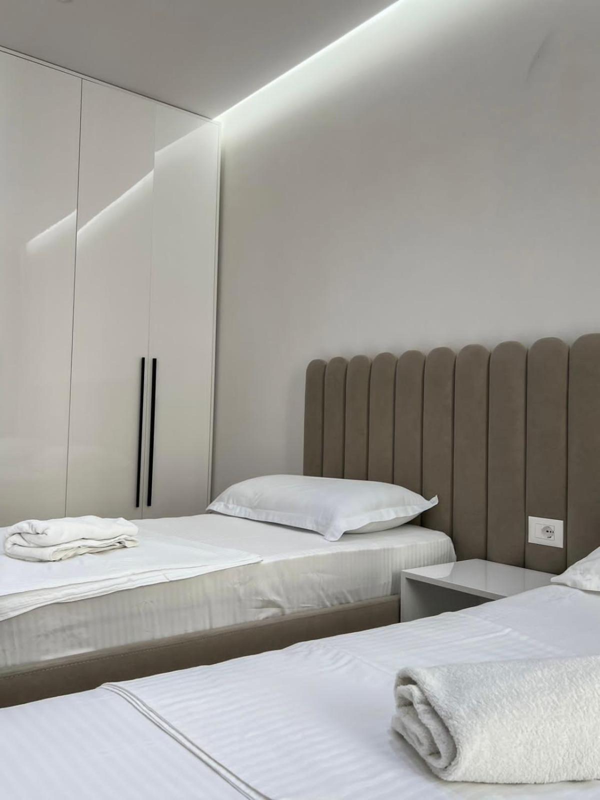 Lux Apartment At Arlis تيرانا المظهر الخارجي الصورة