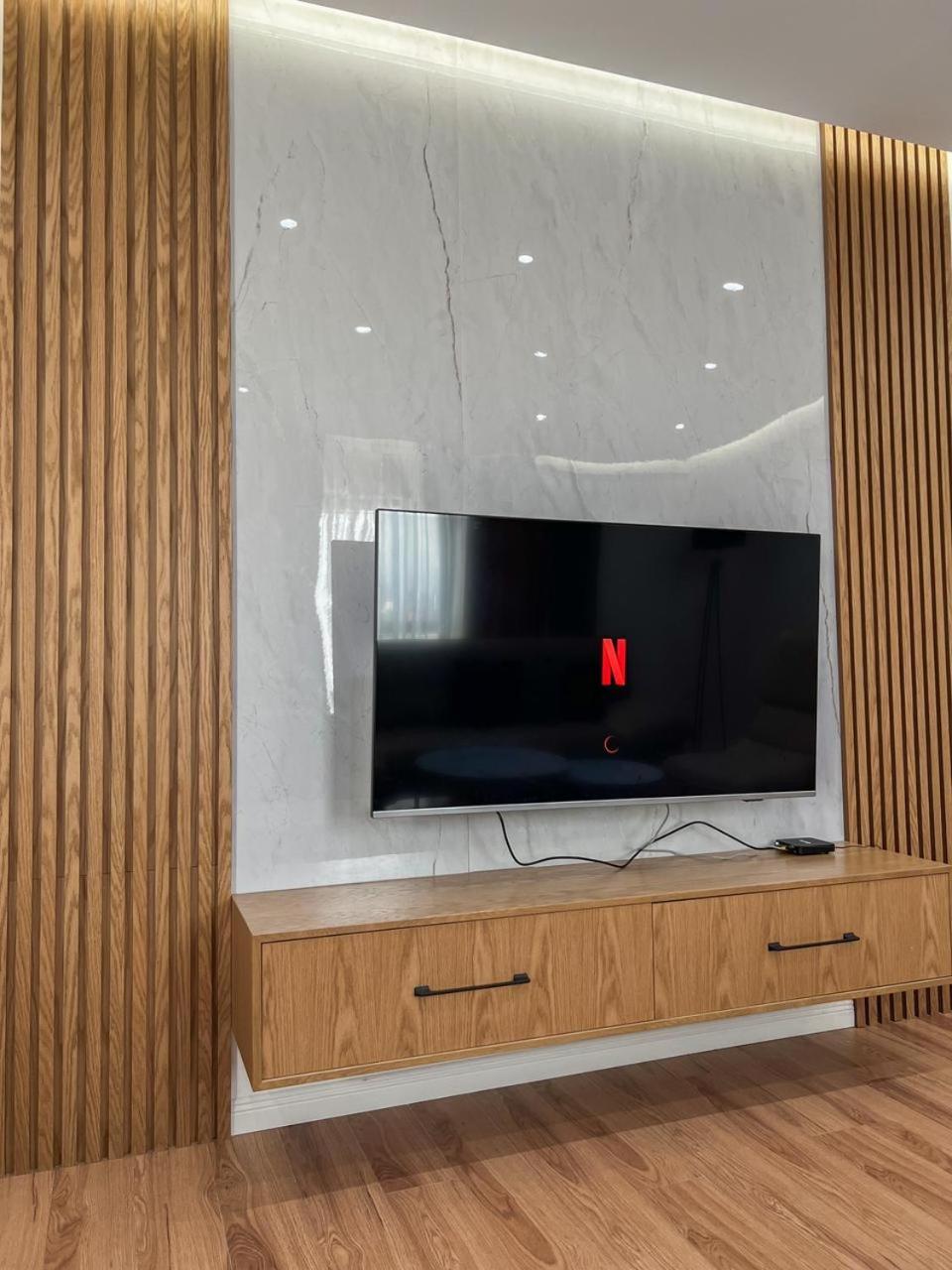 Lux Apartment At Arlis تيرانا المظهر الخارجي الصورة